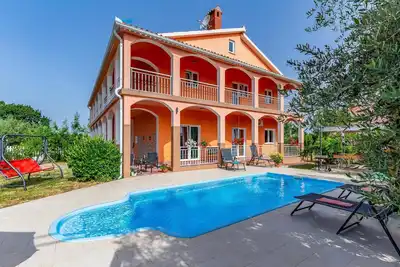 Image de Superbe maison de 3 chambres à Liznjan