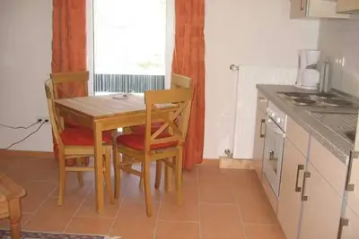 Image de Appartement \"Schwalbe\" (Og) - Gutspark Schwarzbe avec ferme équestre - Maison de vacances 1