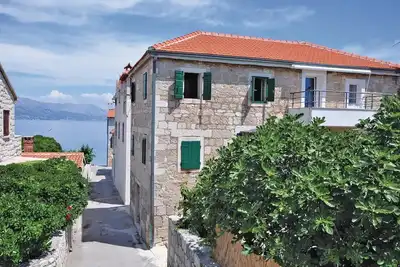 Image de Belle maison à Postira avec cuisine
