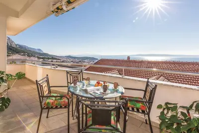Image de Superbe appartement à Makarska avec.