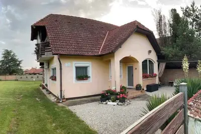 Image de Appartement de vacances avec jardin et terrasse