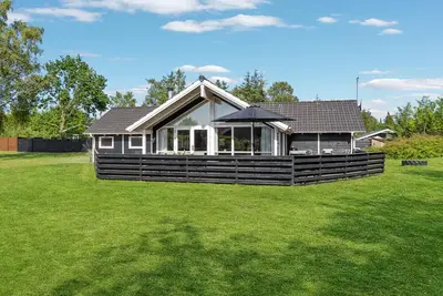 Image de Belle maison à Hals avec sauna