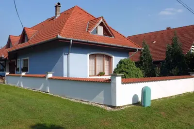 Image de Appartement de vacances avec piscine, grill et lave-vaisselle