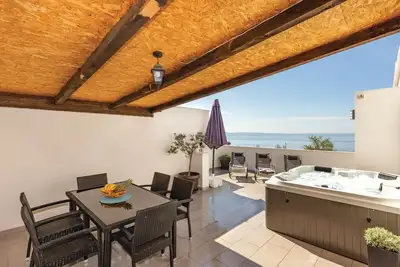 Image de Bel appartement de 2 chambres à.