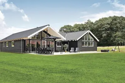 Image de Superbe maison à Tranekær avec sauna