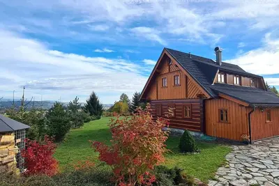 Image de Maison de vacances dans un endroit calme avec un mobilier rustique