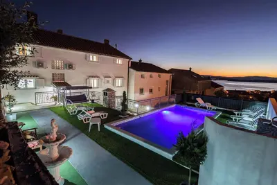 Image de Appartement de vacances avec loggia de 10 m² avec vue sur la mer, complexe non adapté aux groupes de jeunes de moins de 25 ans