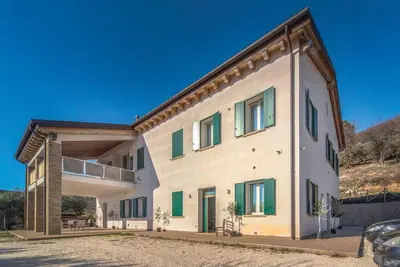 Image de Superbe appartement à Valnogaredo (Pd)