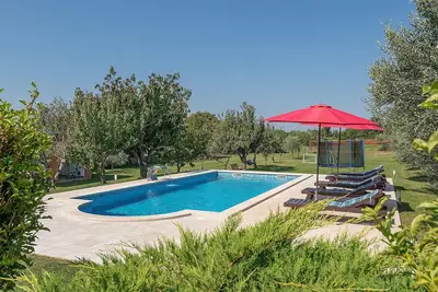 Image de Superbe maison Ă Barban avec WiFi