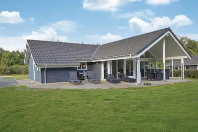 Image de Belle maison à Toftlund avec sauna