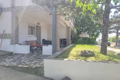 Image de Studio avec climatisation et terrasse