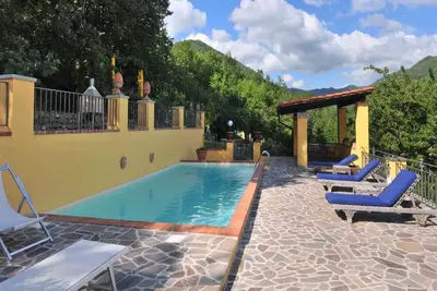 Image de Maison de vacances avec vue panoramique et piscine