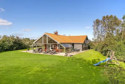 Image de Belle maison à Hadsund avec sauna