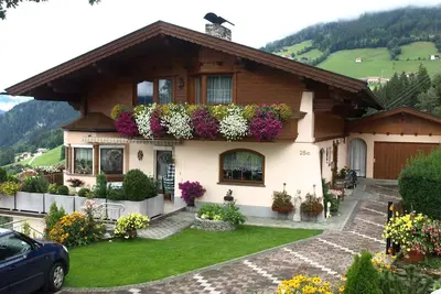 Image de Appartement de vacances avec vue panoramique sur la montagne