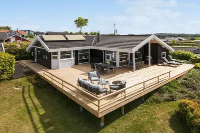 Image de Belle maison à Rønde avec cuisine