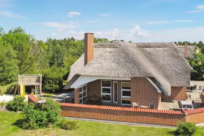 Image de Maison confortable à Blåvand avec WiFi