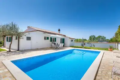 Image de Belle maison de 2 chambres à Pula