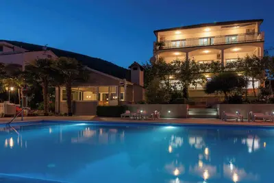 Appartement de vacances avec piscine et 80 m de la plage