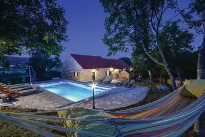 Image de Belle maison à Hrvace avec WiFi