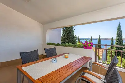 Image de Appartement confortable à Omisalj avec.
