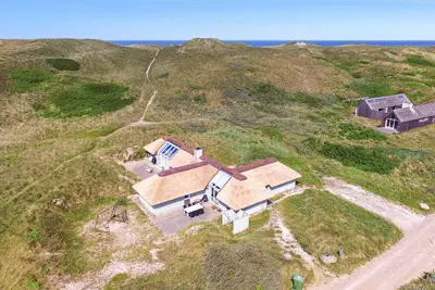 Image de Superbe maison à Hvide Sande avec sauna