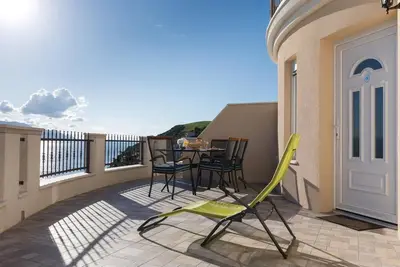 Image de Superbe appartement 1 chambre à Komarna