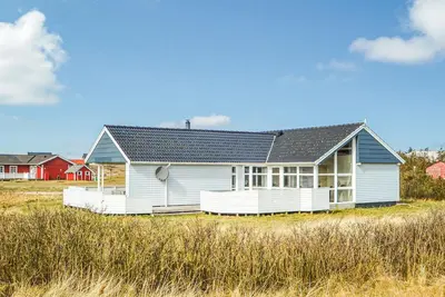 Image de Belle maison à Harboøre avec sauna