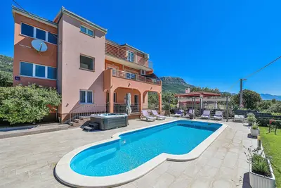 Image de Belle maison à Kastel Luksic avec.