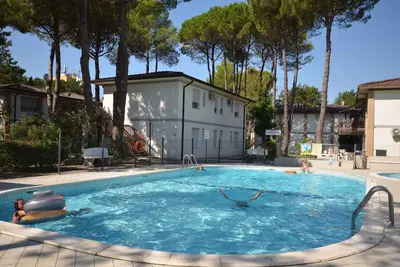 Image de Appartement de vacances avec piscine commune et climatisation
