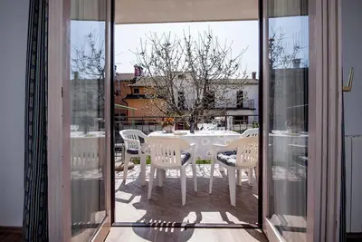 Image de Appartement de vacances avec climatisation, Internet et barbecue