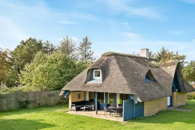 Image de Belle maison Ă Thyholm avec WiFi