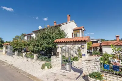 Bel appartement de 3 chambres à Porec