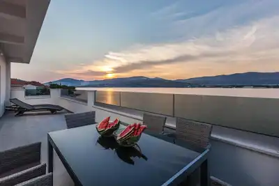 Image de Superbe maison Ă Arbanija avec WiFi