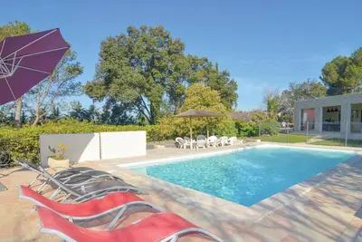 Image de Jolie maison de 6 chambres à Aubais
