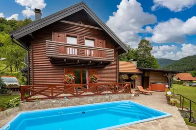 Image de Superbe maison Ă Blazevci avec sauna