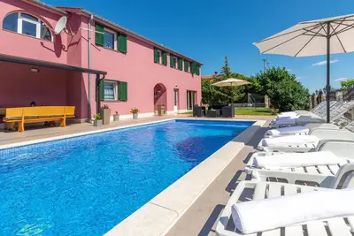 Image de Superbe maison à Labin avec WiFi