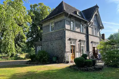 Image de Vivre dans un bâtiment historique (Altstadt Bahnhof) - 2 chambres doubles dans un grand appartement
