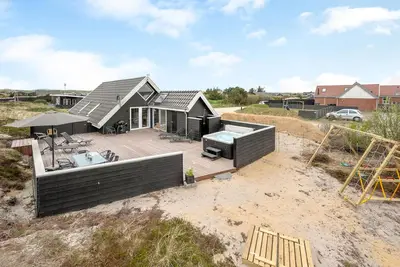 Image de Belle maison Ă Hvide Sande avec sauna