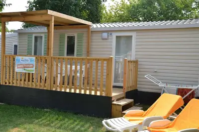 Image de Maison mobile avec climatisation et piscine