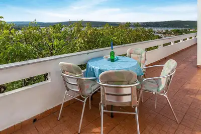 Bel appartement de 2 chambres à Punat