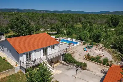 Image de Belle maison de 3 chambres Ă Sestanovac