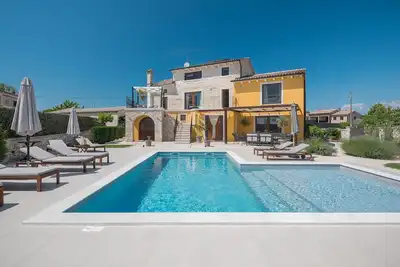 Image de Magnifique maison à Bokordici avec sauna