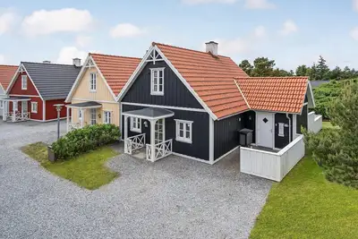 Image de Maison confortable à Blåvand avec sauna