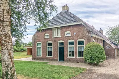 Image de Belle maison de 2 chambres à Surhuizum