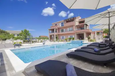 Image de Studio avec terrasse et air conditionné
