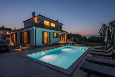 Image de Maison confortable de 4 chambres à Krk