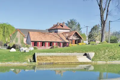 Image de Belle maison à Frise avec WiFi