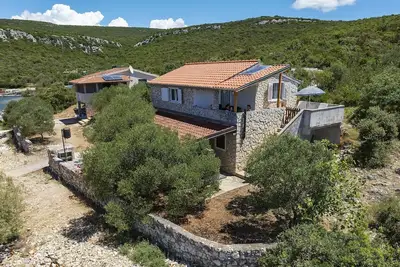 Image de Maison Dolphin (23771-K1) - Tkon - île de Pasman