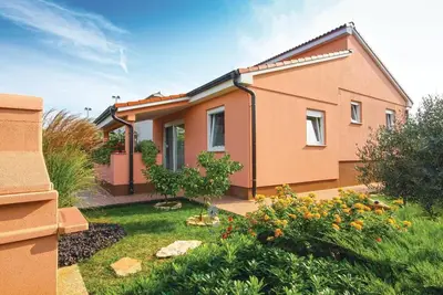 Image de Superbe maison Ă Peroj avec WiFi