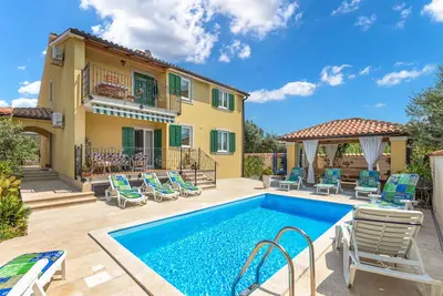 Image de Superbe appartement de 2 chambres à.